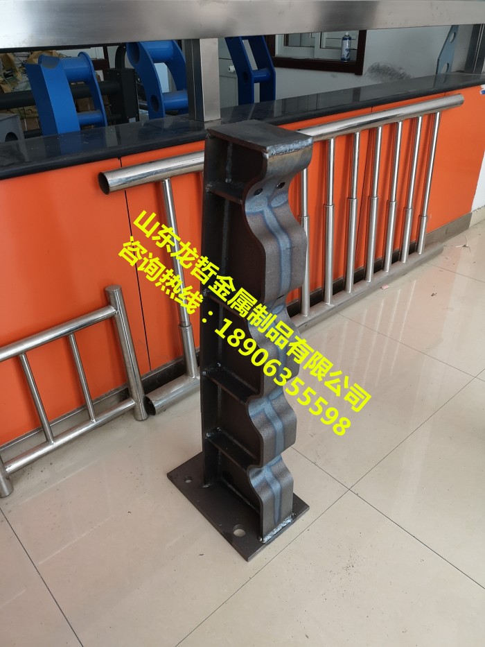 防撞護欄，防撞立柱