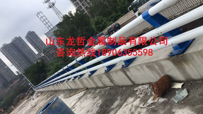 橋梁防撞護欄，防撞立柱